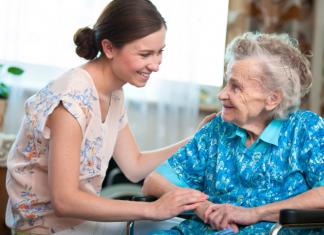 Как помочь пожилым людям?