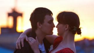 Как поцеловать девушку на свидании в первый раз в губы: советы соблазнителей Как целоваться в губы первый
